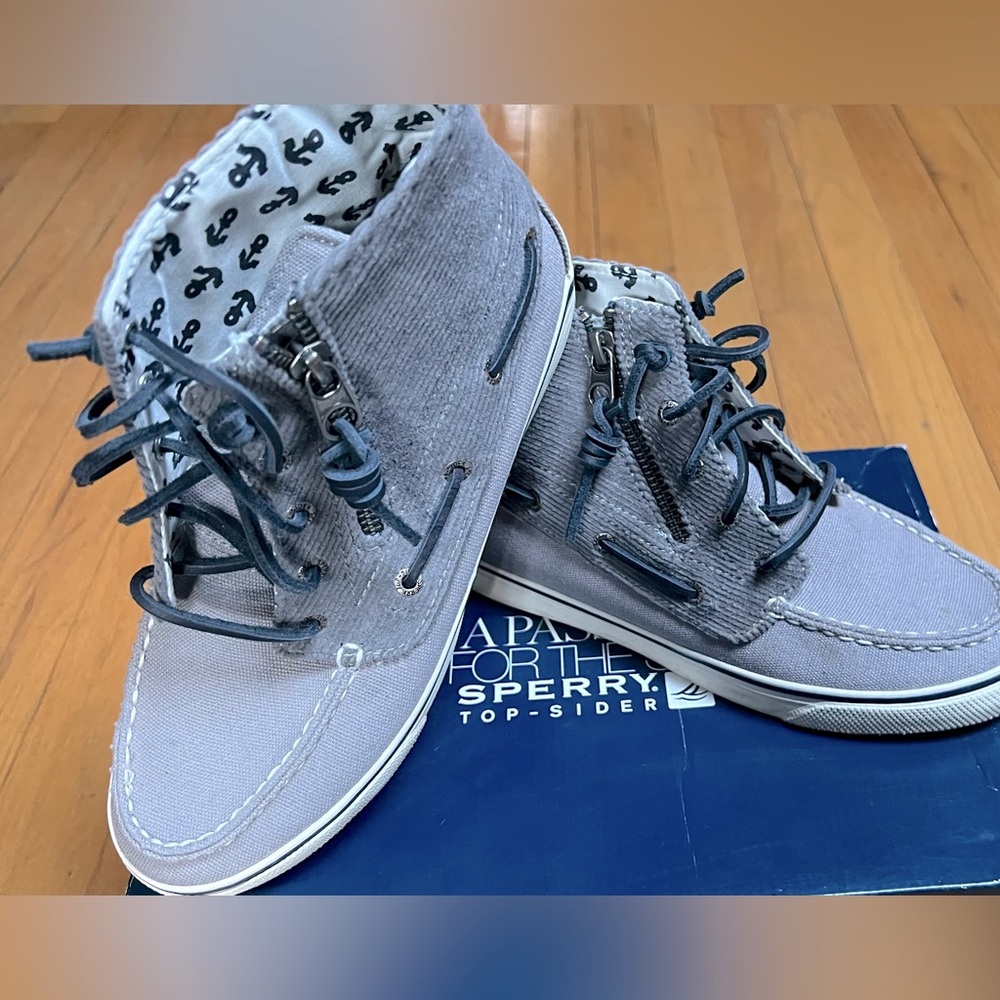 Women’s Sperry Wilma Charcoal, high top sneakers/ boots size 6 1/2